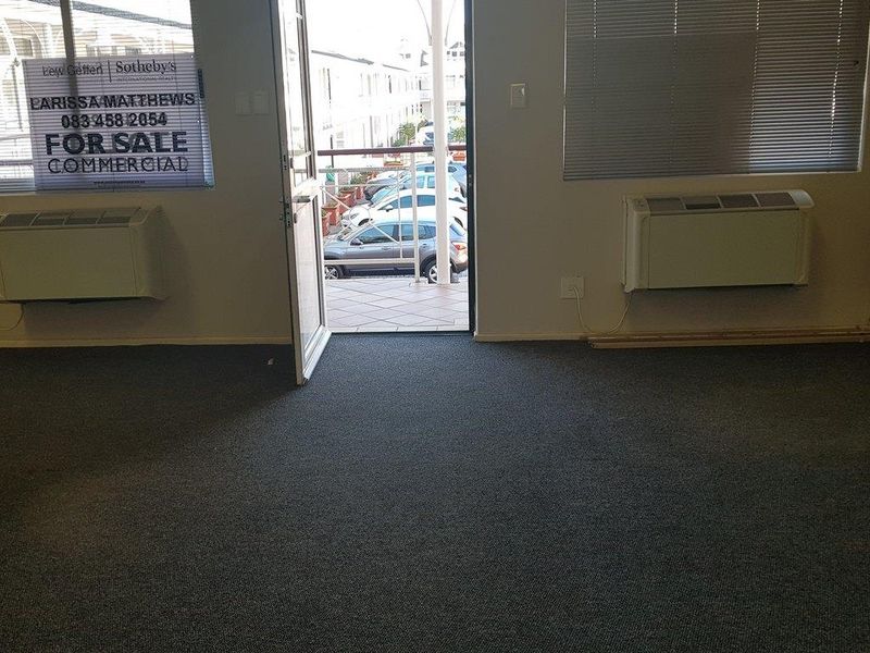 Light and Bright First Floor Office - Photo 10