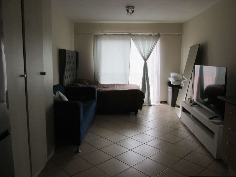 A VERY BEAUTIFUL NEAT AND CLEAN BACHELOR APARTMENT FOR SALE IN WONDERPARK ESTATE  BARGAIN - Photo 4
