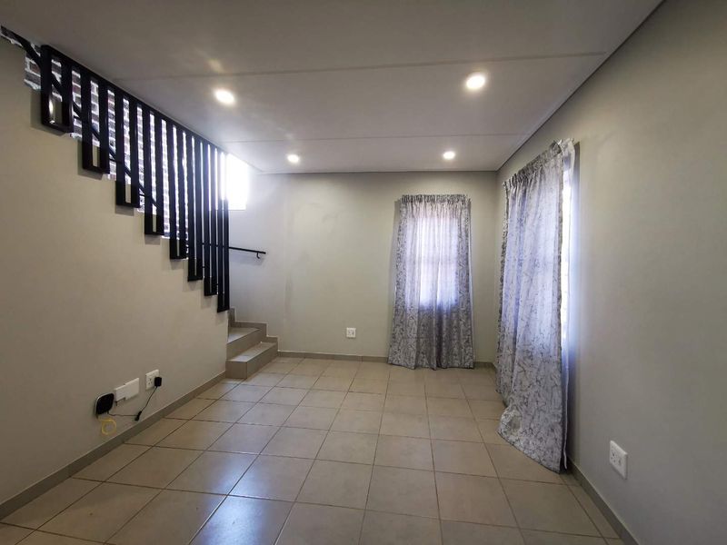 Modern & Effortless Living in a Secure Estate – Phase 3 Gem! - Photo 8