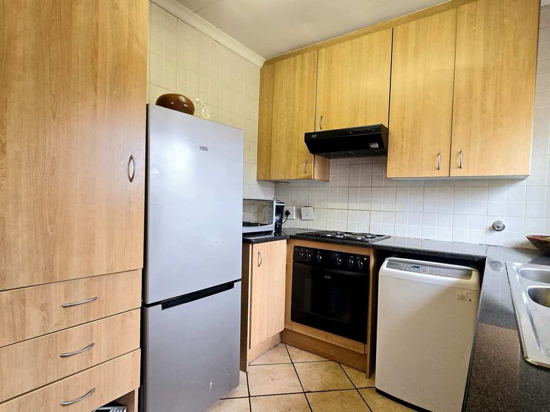First Floor Apartment in a Security Complex - Photo 9