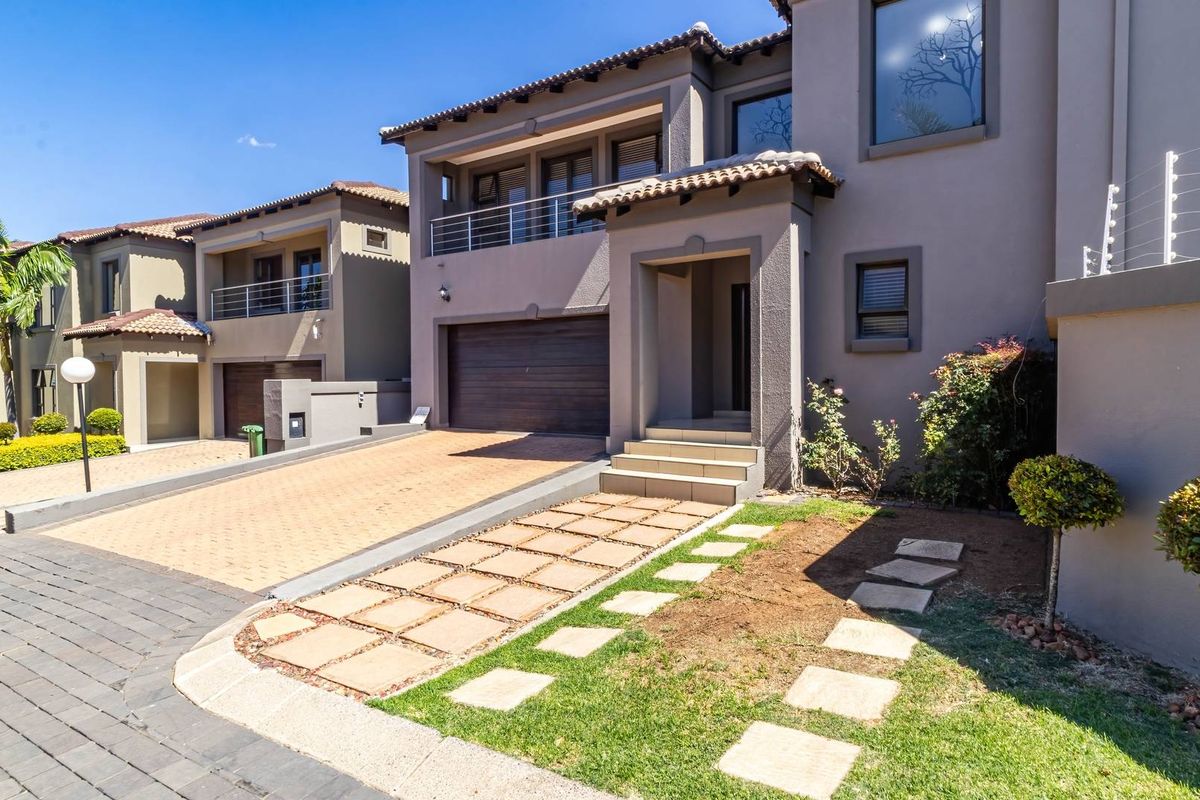 Prestigious Meyersdal Estate: Your Dream Home Awaits! - Photo 4