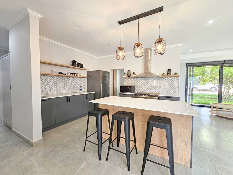 Upmarket family home with flatlet for sale in Stilbaai-Wes. - Photo 3