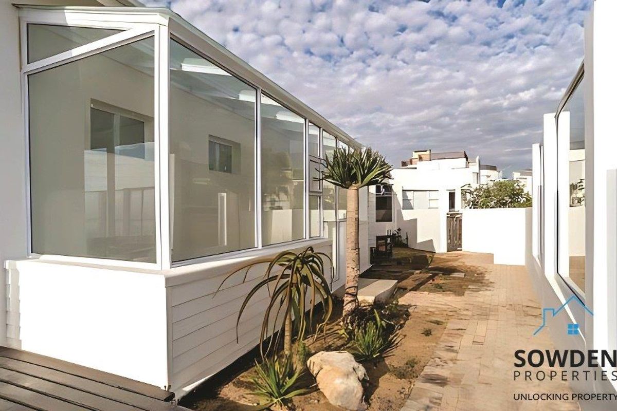 Swakopmund Vogelstrand FOR SALE Guest House 10 Bedrooms Furnished - Photo 2