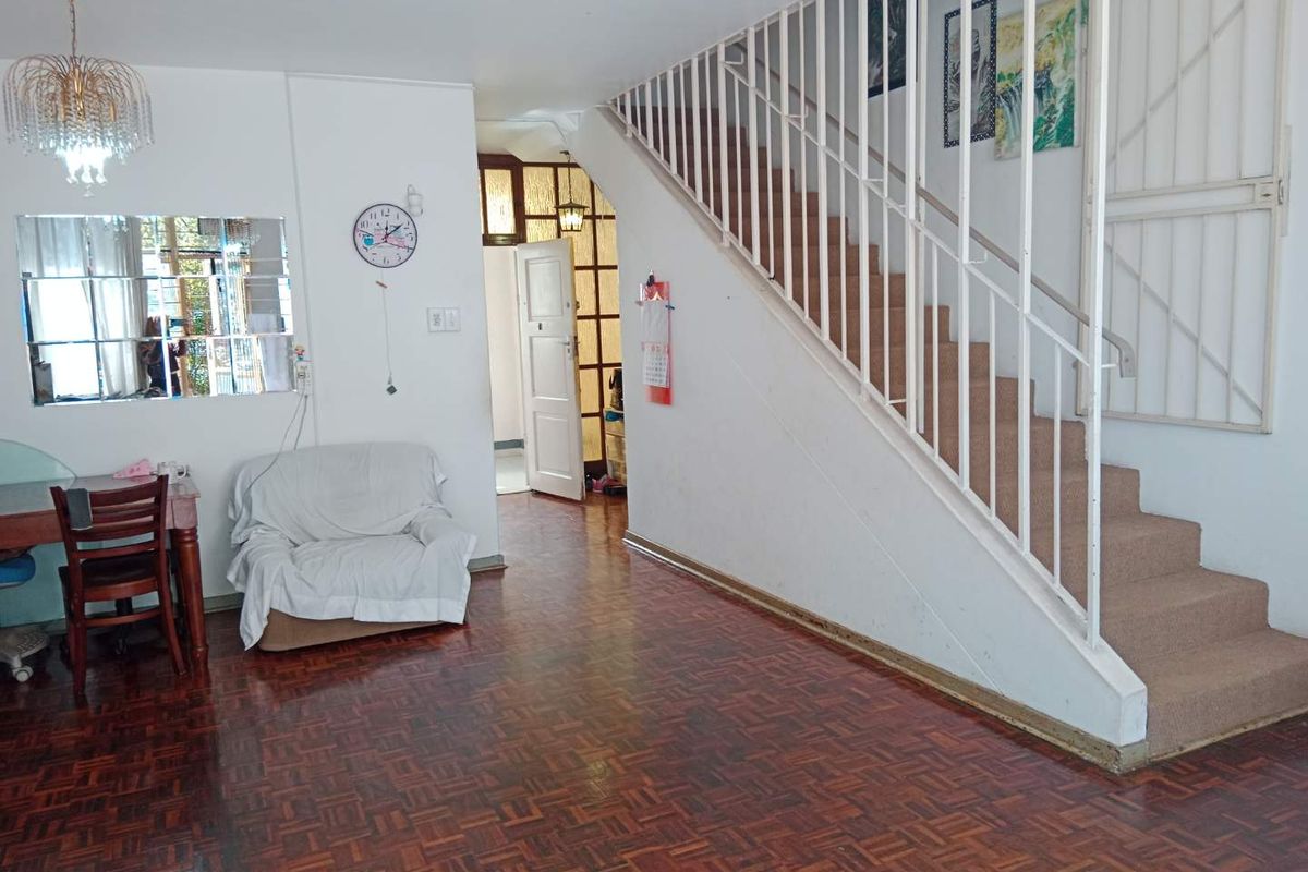 Prime Location Spacious Duplex, Incredible Potential - Photo 4