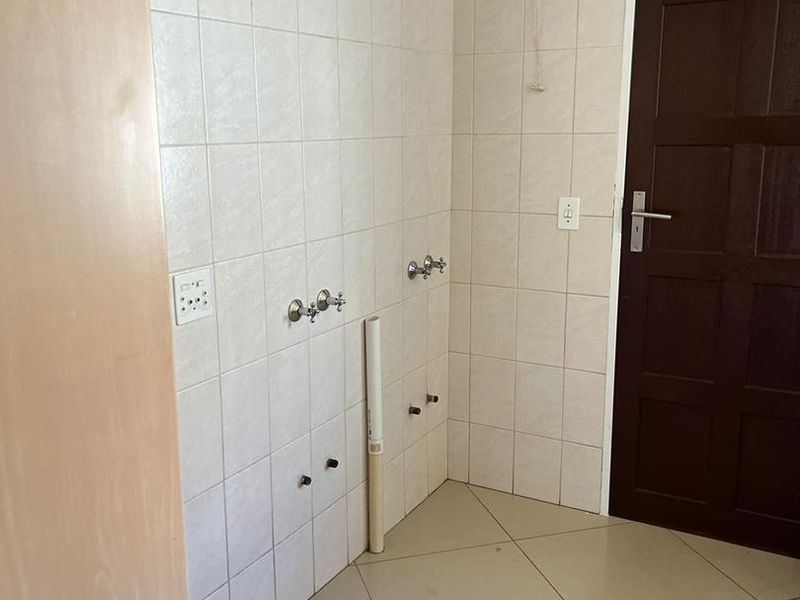 A property next to the Magalies Mountain - Photo 5