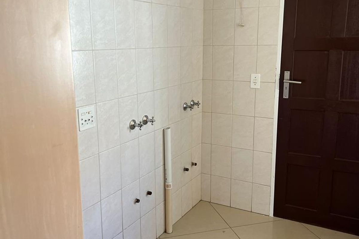 A property next to the Magalies Mountain - Photo 5