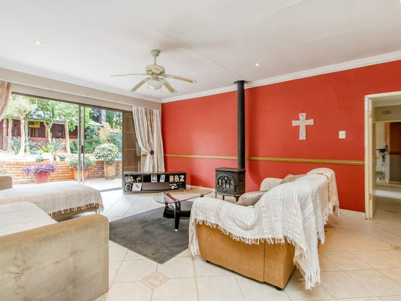 3 Bedroom House in Randpark Ridge - Photo 3