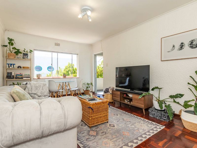 Immaculate Apartment in Rondebosch Village - R1.995m - Photo 2