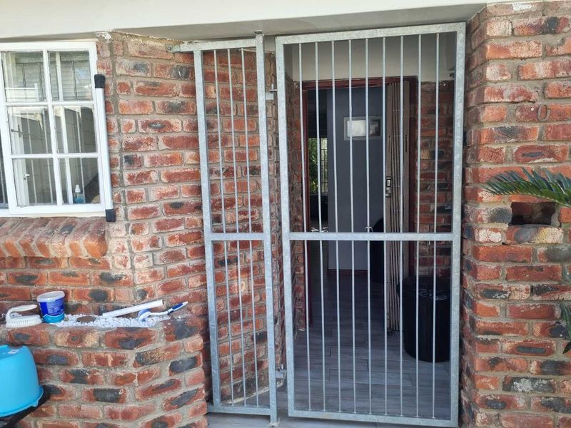 Charming 2 Bedroom House to rent in Beacon Bay - Photo 7