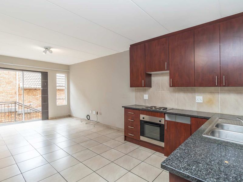 Spacious Duplex 3 Bedroom Townhouse - Photo 5