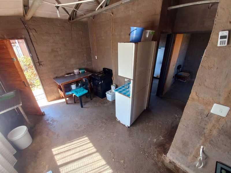 Two Bedrooms house for sale in Soshanguve South Ext 10 - Photo 4