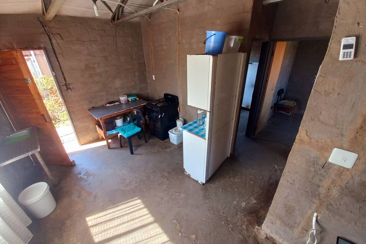 Two Bedrooms house for sale in Soshanguve South Ext 10 - Photo 4