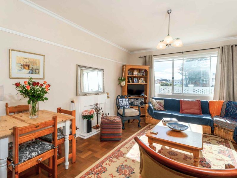 Your Warm and Sunny Coastal Sanctuary Near Muizenberg Beach - Photo 7