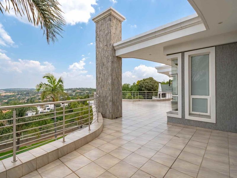 Rare 6-Bedroom Ambassadorial Residence with breathtaking views - Photo 6