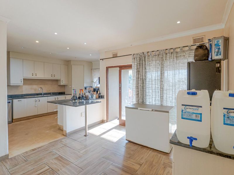 Spacious family home in excellent area - Photo 9