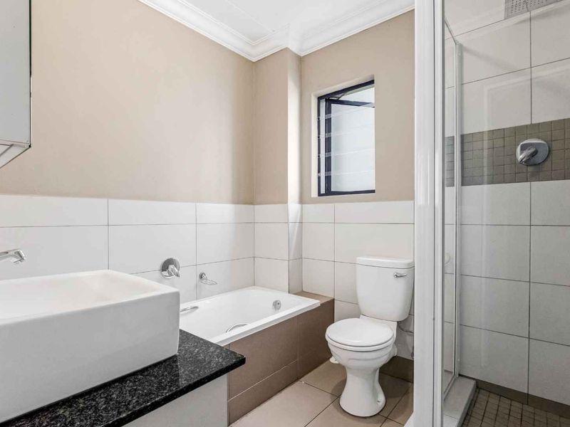 MODERN 2 BEDROOM 2 BATHROOM GARDEN APARTMENT FOR SALE - Photo 10