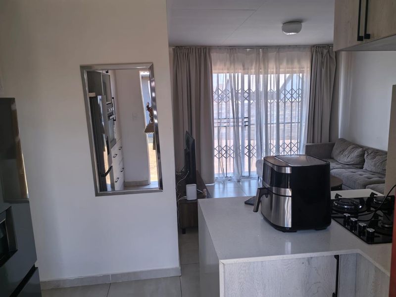 Three Bedroom House for Sale - Photo 8