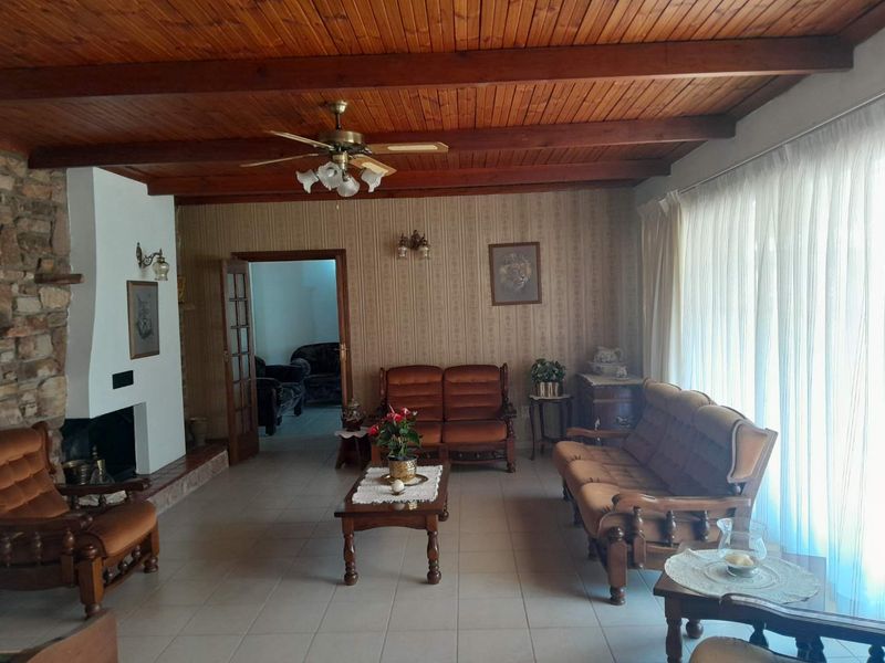 Well maintained 4 Bedroom Family Home - Photo 5