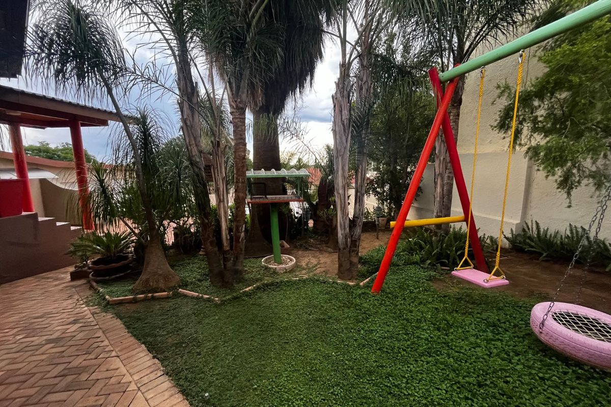 Olympia fairytale house for sale - Photo 4