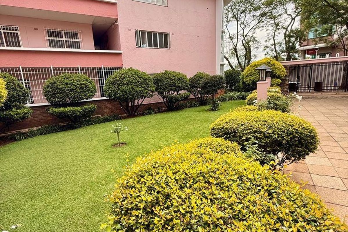 Light-Filled One Bedroom Semi-Furnished Apartment in Tyrwhitt Avenue, Rosebank - Photo 3