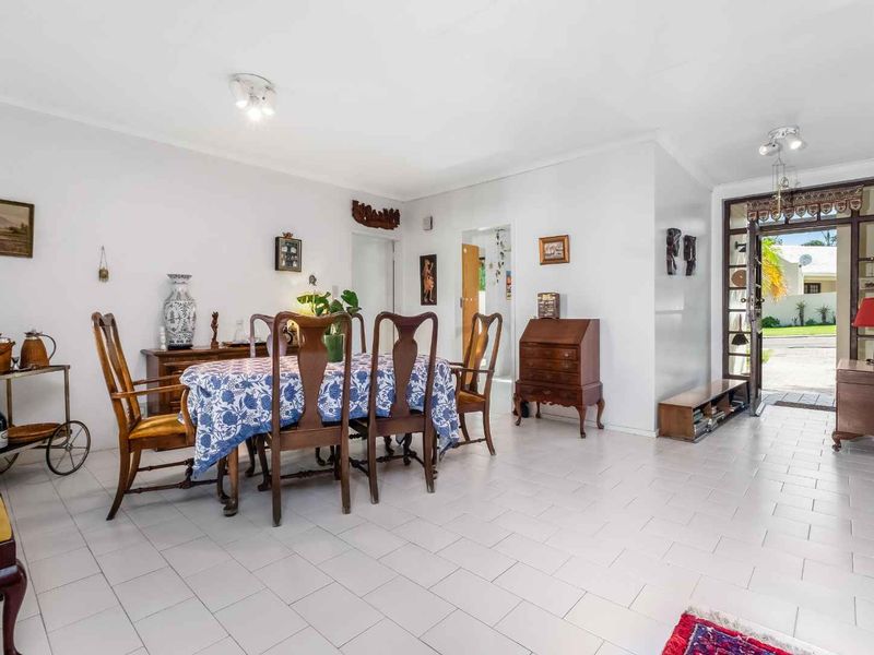 A Delightful Cluster Home In Sought After Lanzerac Situated On A Corner Stand - Photo 4