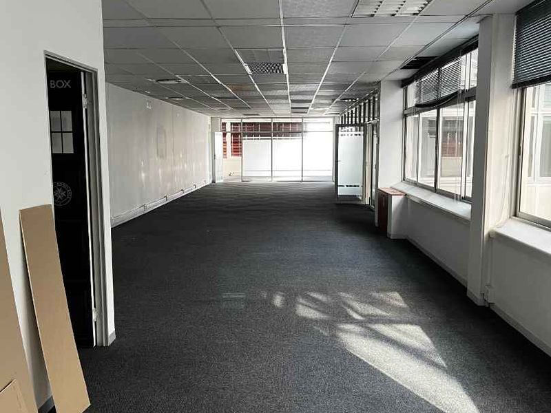 Superb Views & Air Conditioned Offices in Milnerton - Photo 4