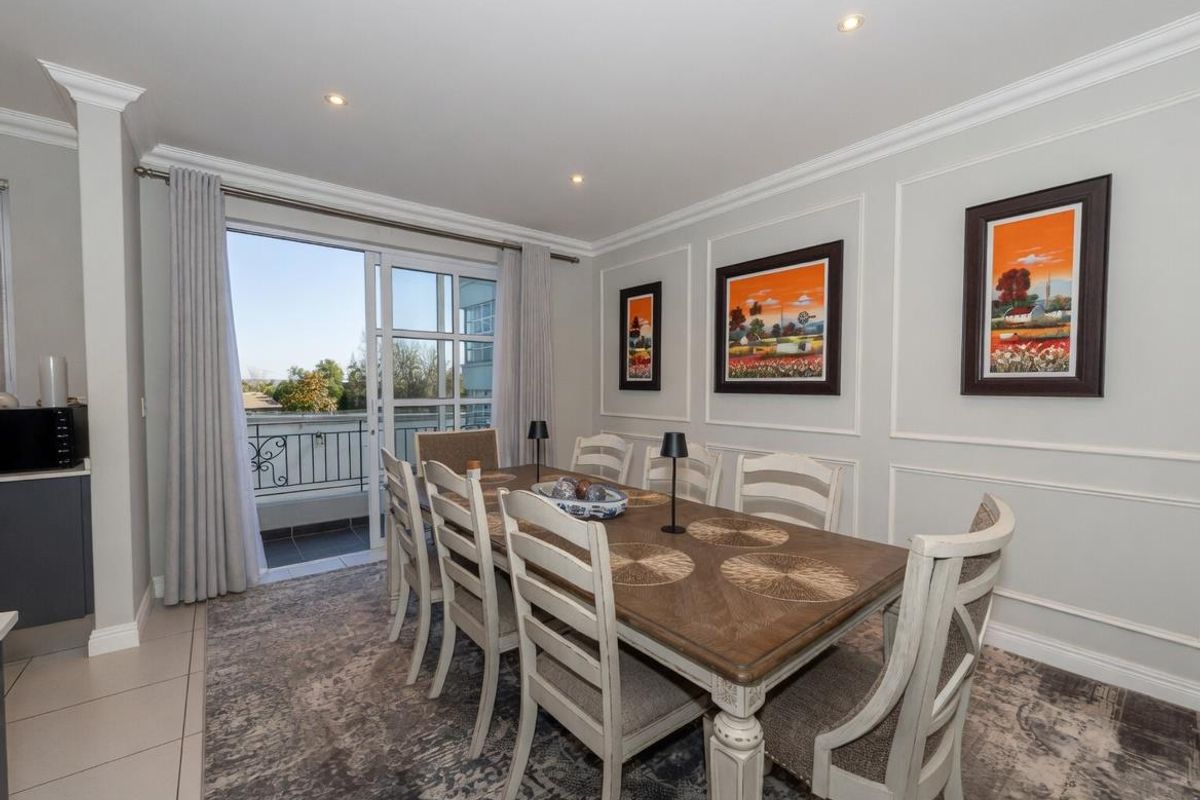 LONDON-STYLE FULLY FURNISHED GORGEOUS TOWNHOUSE FOR RENT IN THE HEART OF BRYANSTON!!!!! - Photo 5