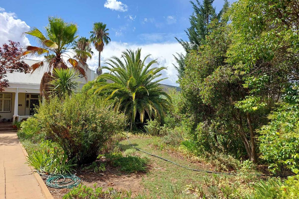 Charming Cape Dutch Family Home with Timeless Character - Photo 4