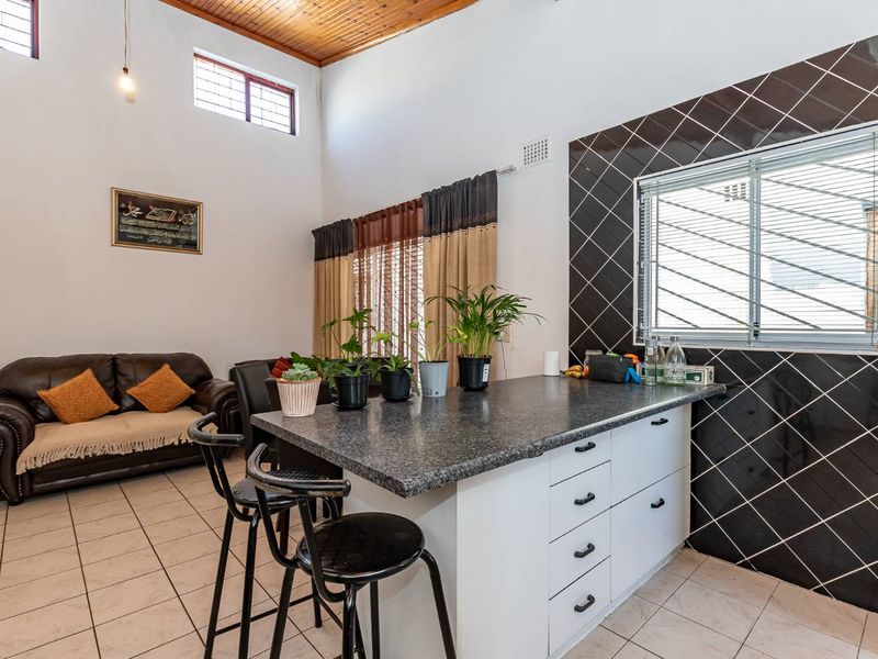 A Stunning Home Awaits... - Photo 6