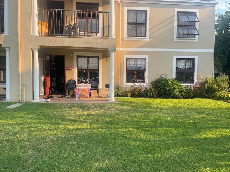 Upgraded 2-Bed, 2-Bath Ground-Floor Unit | Secure Complex | Robindale, Randburg - Photo 4