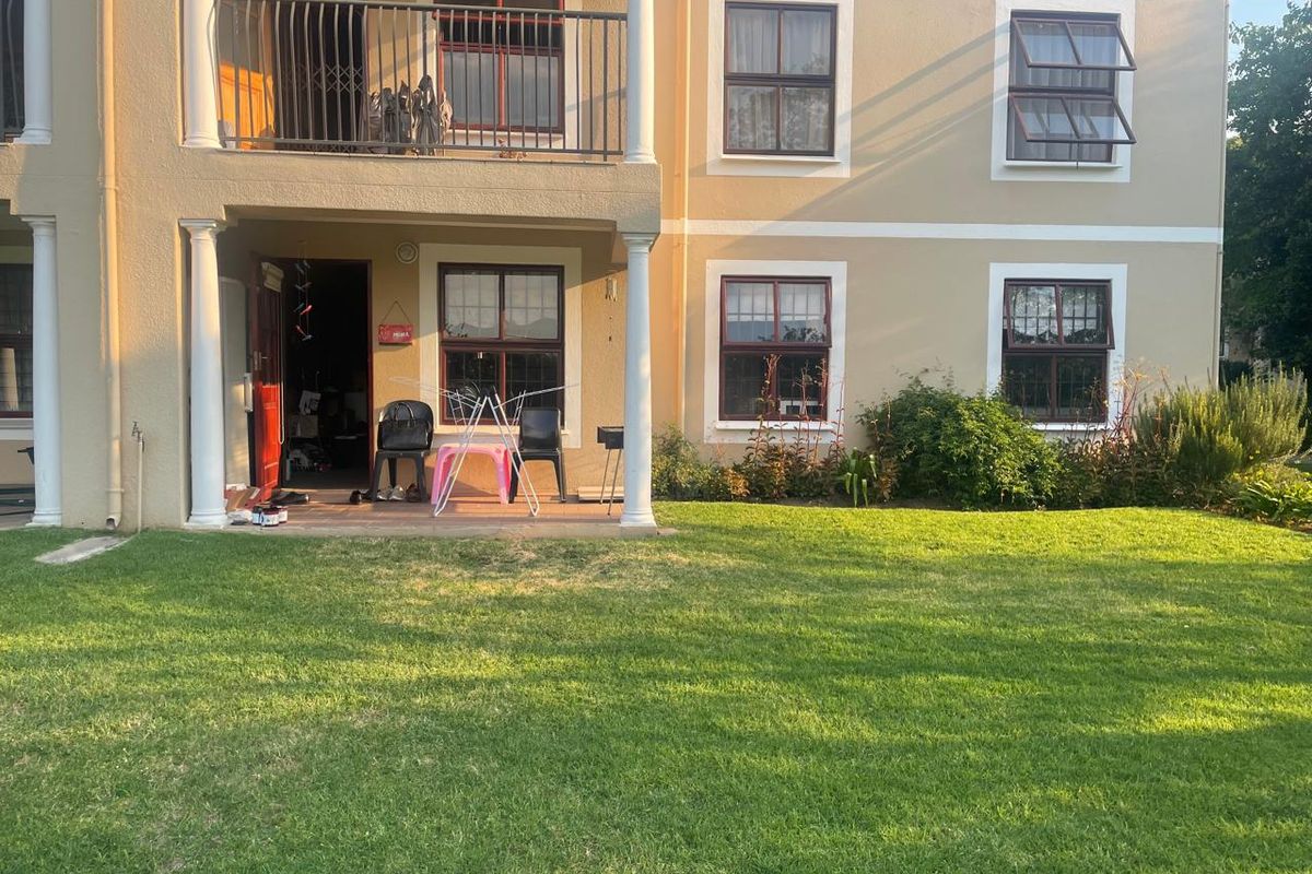 Upgraded 2-Bed, 2-Bath Ground-Floor Unit | Secure Complex | Robindale, Randburg - Photo 4