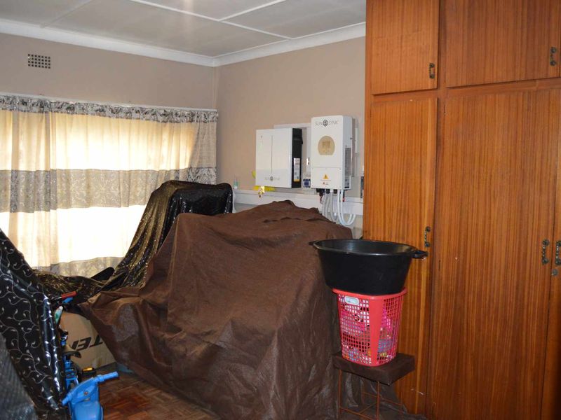 Four bedroom house with a flatlet in New Redruth - Photo 9