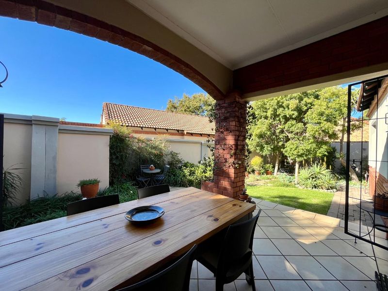 2 Bedroom Unit for Sale – Prime Location, Spacious 121 m2 - Photo 3