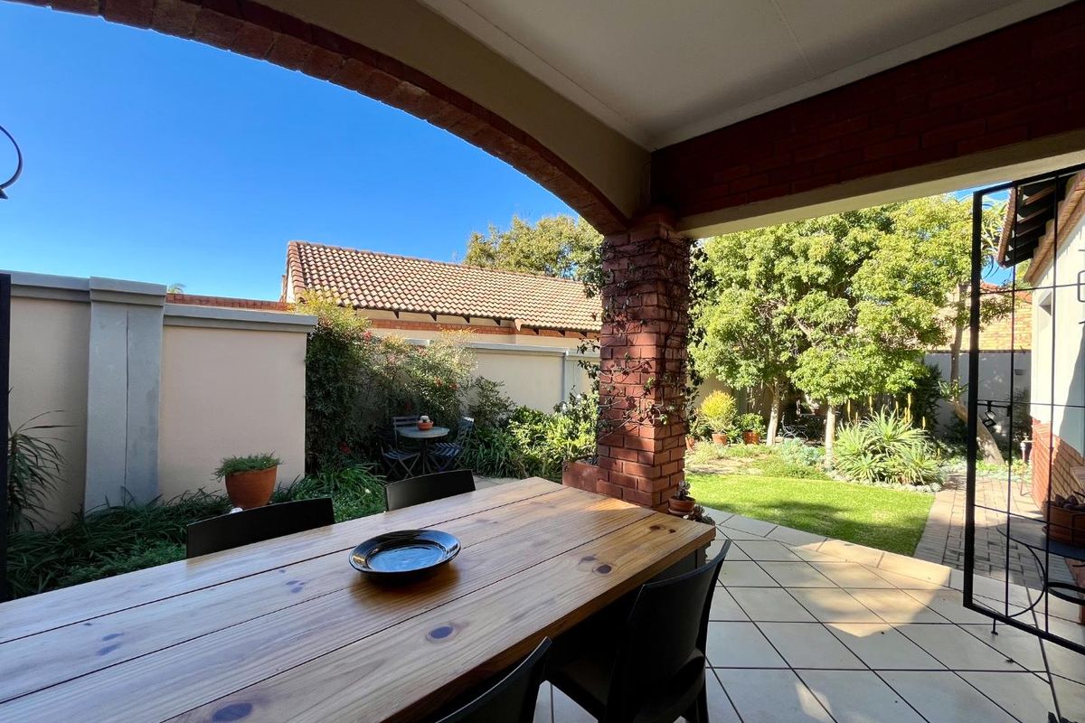 2 Bedroom Unit for Sale – Prime Location, Spacious 121 m2 - Photo 3