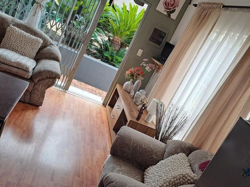 Pet Friendly Cottage for Cats Only for Rent - Photo 4