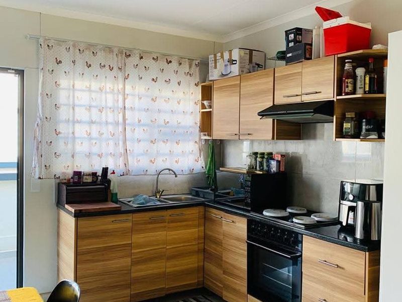 For Sale: Charming Apartment in Walvis Bay Central Area - Spring Court - Photo 2