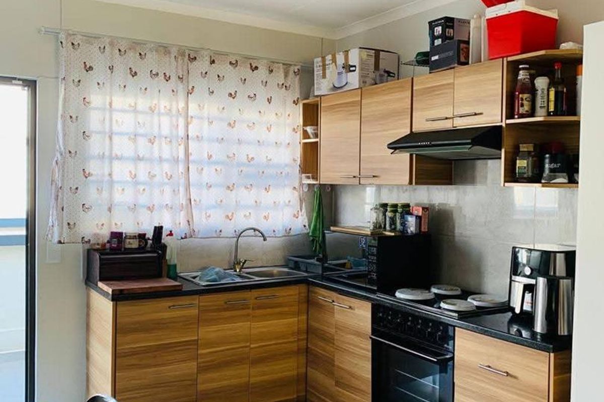 For Sale: Charming Apartment in Walvis Bay Central Area - Spring Court - Photo 2
