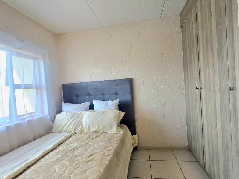 2 bed, 1 bath apartment for sale in Paulshof, Midrand. - Photo 7