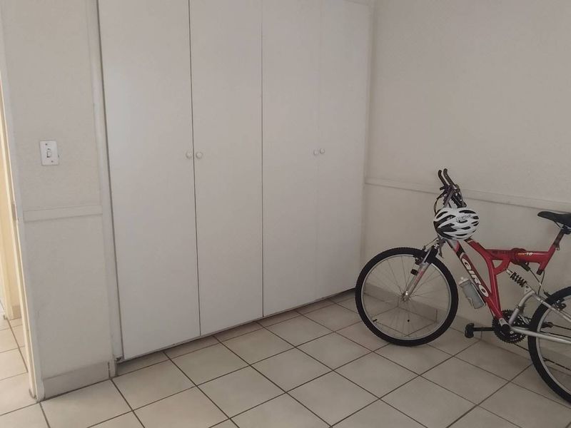 Cozy 2 Bedroom Townhouse - Perfect for 1st time Home buyer - Photo 9