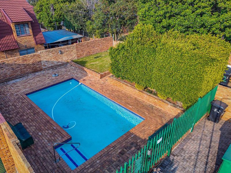 Charming 2 bedroom, 1 bathroom townhouse available in Barn Lodge, Boskruin. - Photo 7