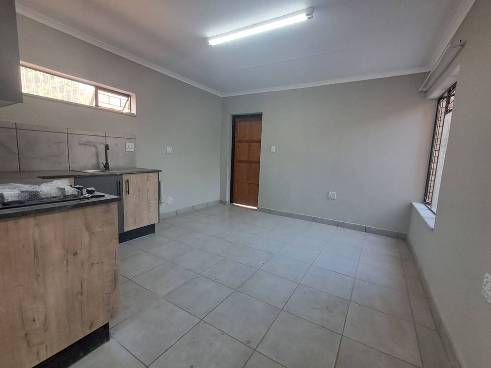 Kitchen & dining