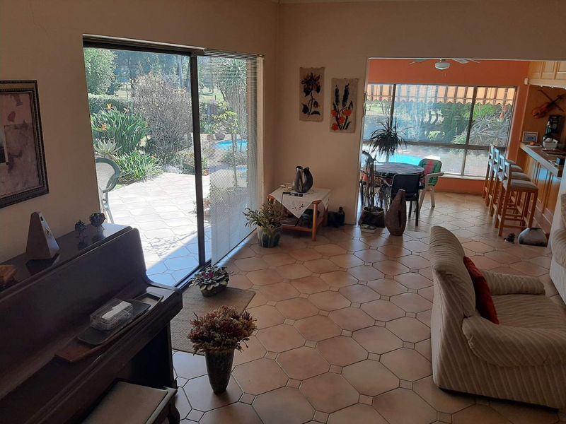 Charming 3-Bedroom Face Brick Home with Scenic Golf Course Views - Photo 3