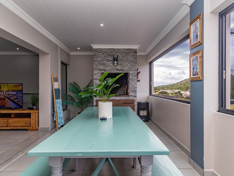 Modern and neat as a pin family home in Island View - Photo 2