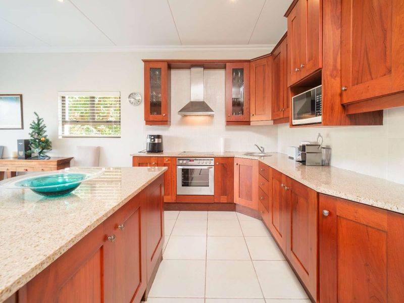 Fully Furnished 3-Bedroom Split-Level Townhouse in Zimbali Coastal Resort - Photo 9