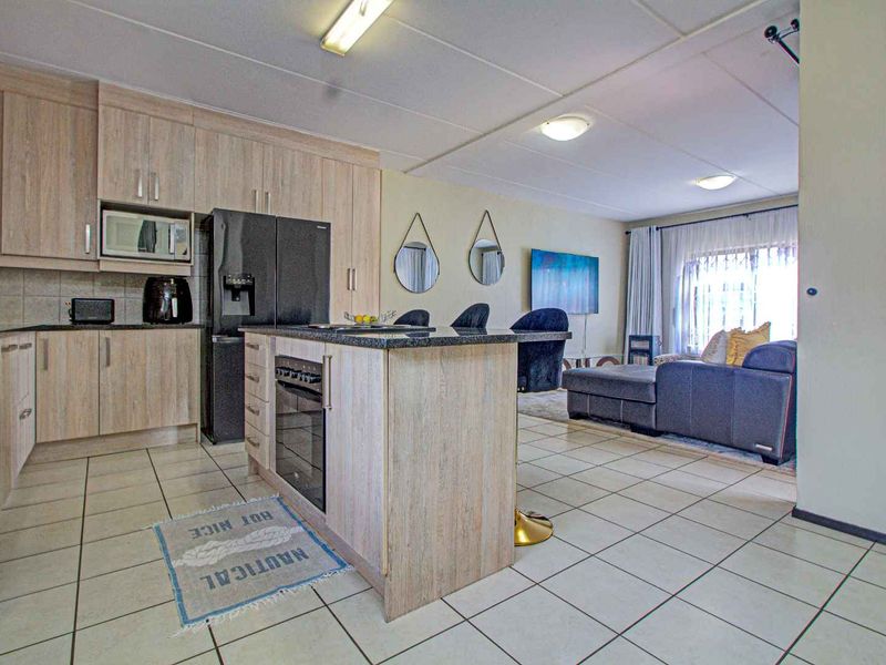 Stylish, Practical, and Spacious Living - Photo 2