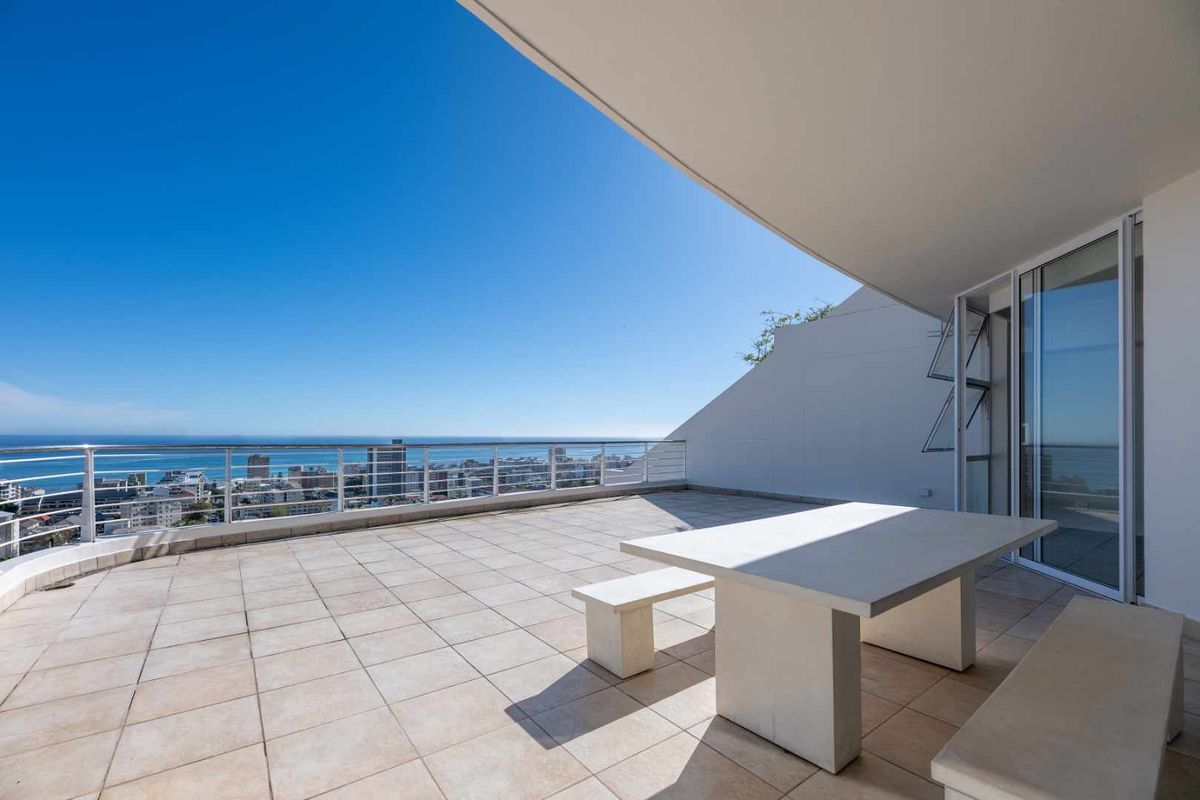 Most Sought After! 2 Bedrooms Sea Point. - Photo 5