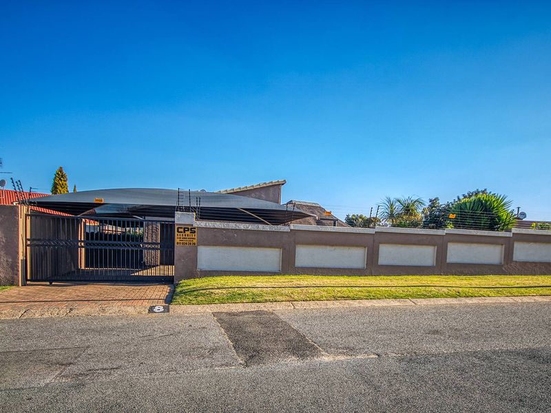 Family home with Flatlet for sale - Photo 2