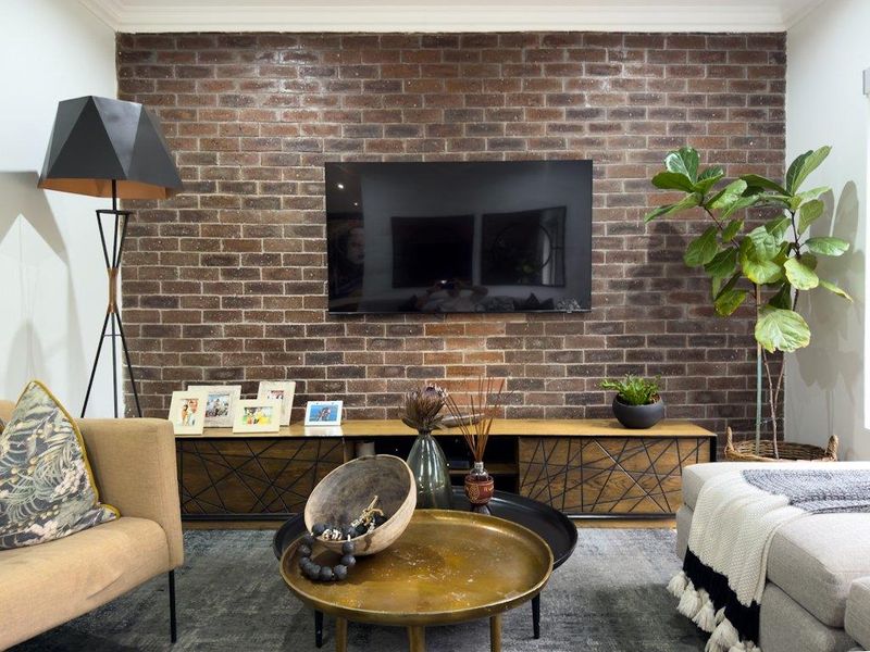 A Magazine-Worthy Family Sanctuary in Midlands Estate - Where Luxury Meets Practical Daily Living - Photo 9