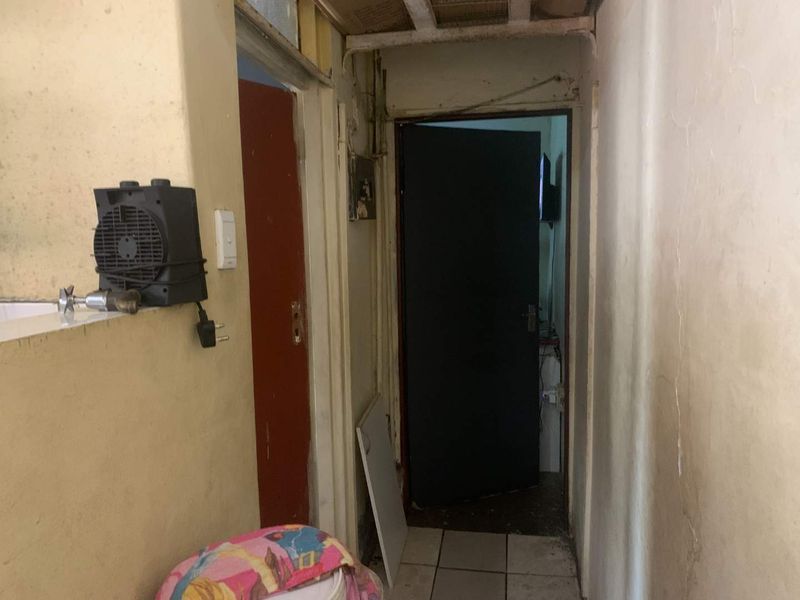 **Charming 3/4 Bedroom House for Sale in La Rochelle, South of Johannesburg** - Photo 5