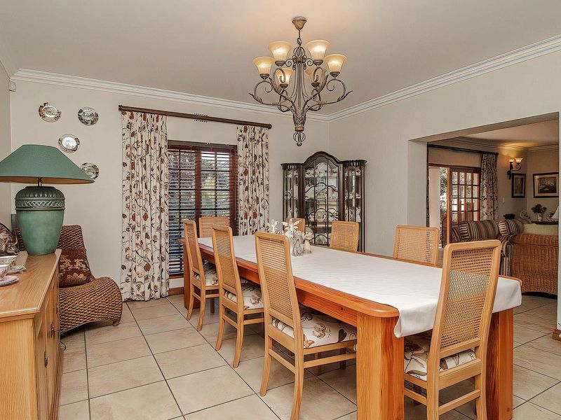 Secluded Luxury Home with Stunning Bird Sanctuary Views - Photo 9